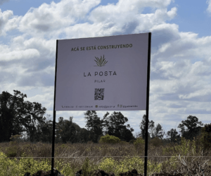 Cartel de inicio de obra La Posta Pilar Septiembre 2022